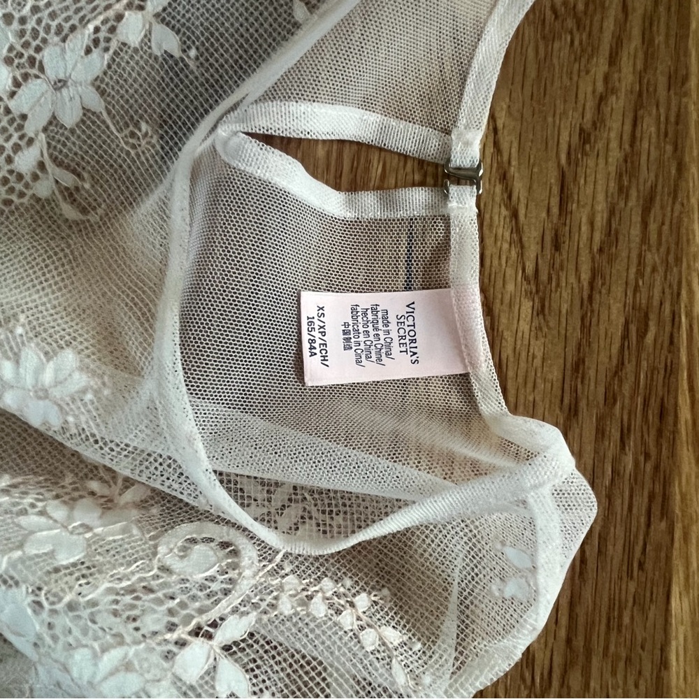 Victoria's Secret Cream Lace Bralette